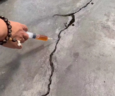 南圣镇混凝土裂缝修补技术详解​